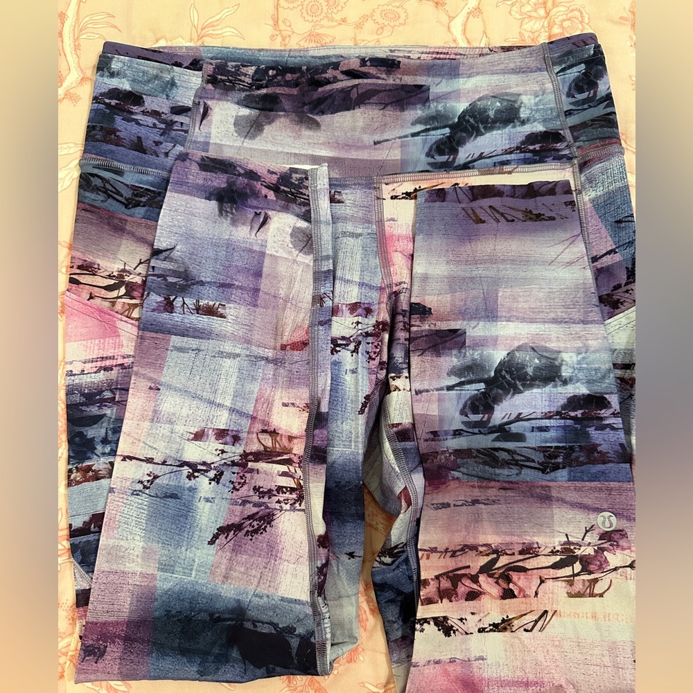LULULEMON Fast and Free tights size 12 like NEW